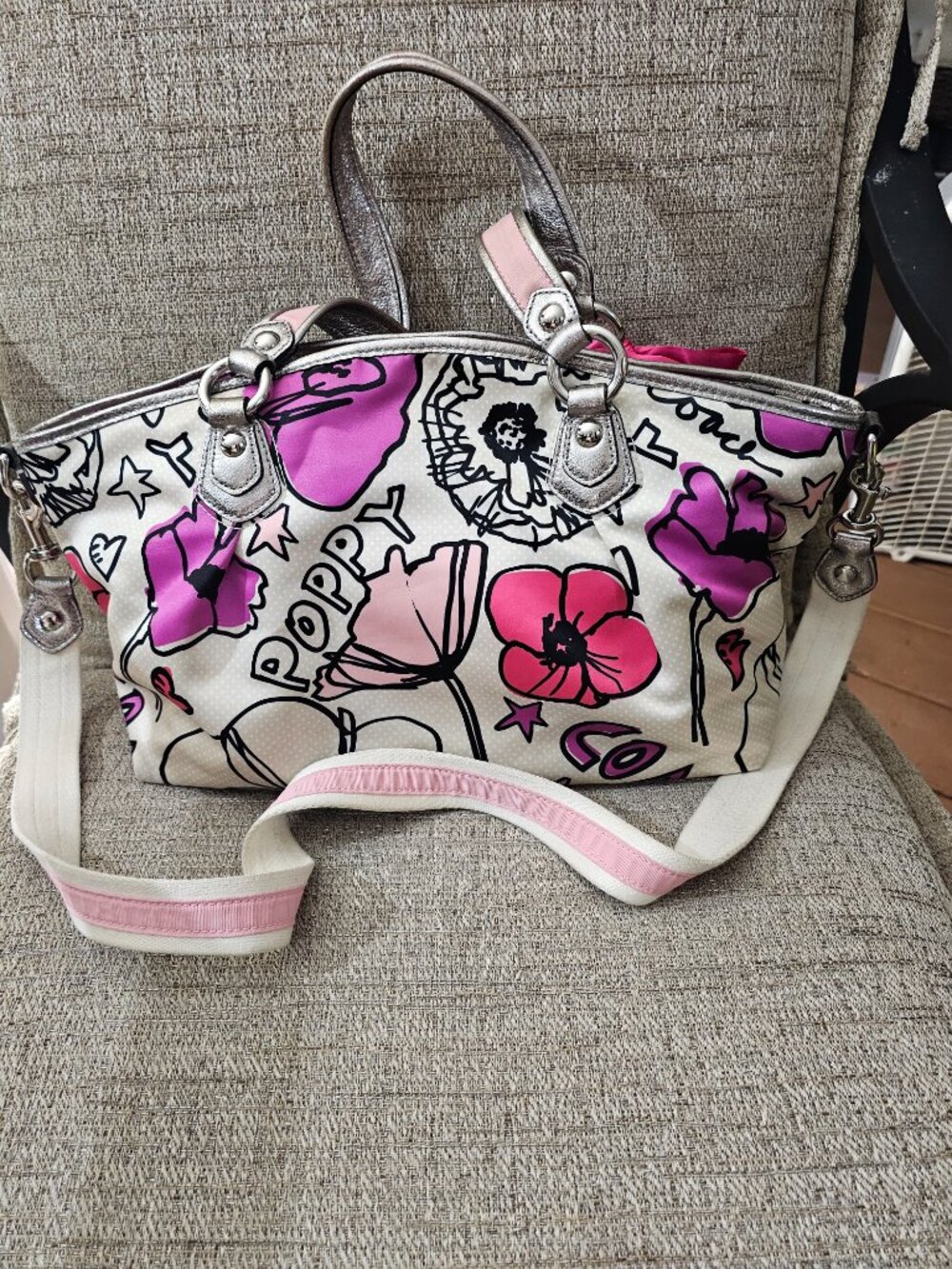 COACH Poppy 16308 Pop C Graffiti Pink Bow Satchel Crossbody Bag- 4 Hangtags! - Picture 3 of 16